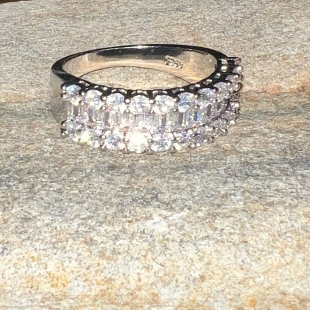 BAGUETTE 18K over 925 stamped ROUND DIAMOND SILVER HALO ETERNITY RING